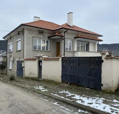 Снимка 3 — Къща във Велико Търново, с. Присово