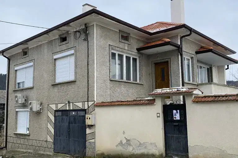 Къща във Велико Търново, с. Присово