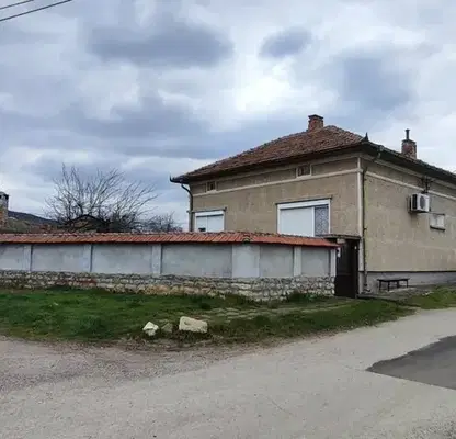Снимка 3 — Къща във Велико Търново, с. Самоводене