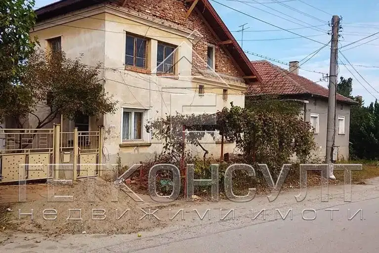 Къща в Плевен, с. Староселци