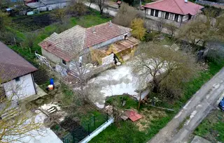 Къща във Варна, с. Зорница