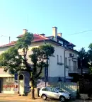 Къща в София, Център