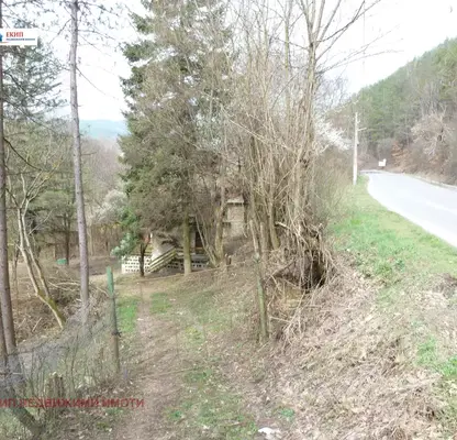 Photo 4 — House in област София, Svoge