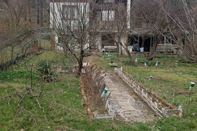Къща в София, Своге