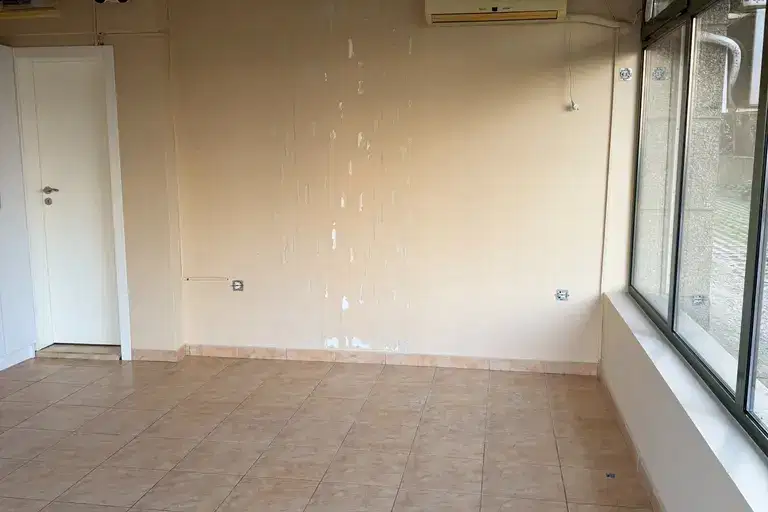 Office in Pleven, Idealen Centyr