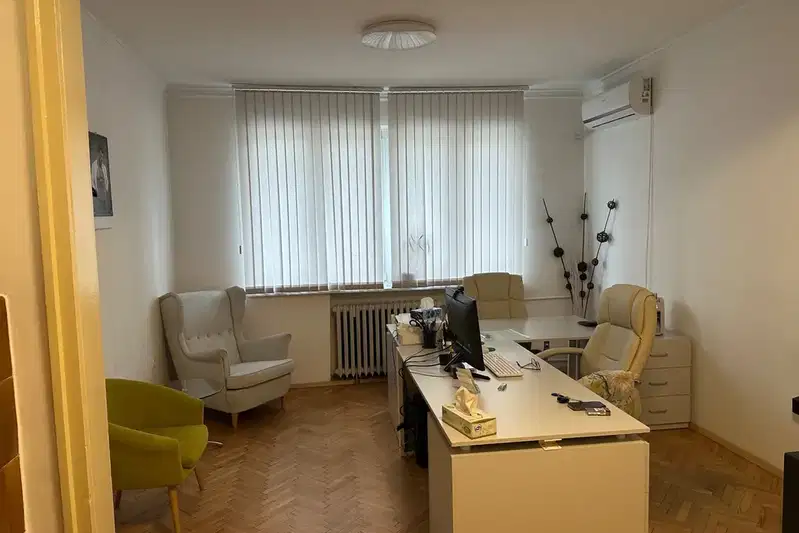 Офис в София, Център