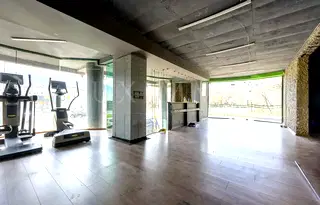 Офис в София, Лагера
