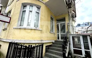 Офис във Варна, Център