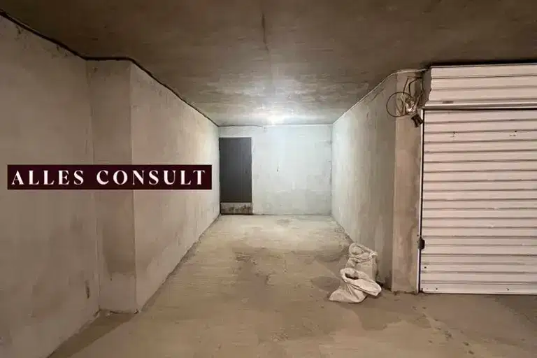 Garage/Parking in Sofiya, Centyr