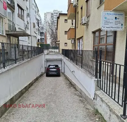 Photo 2 — Garage/Parking in Sofiya, Iztok
