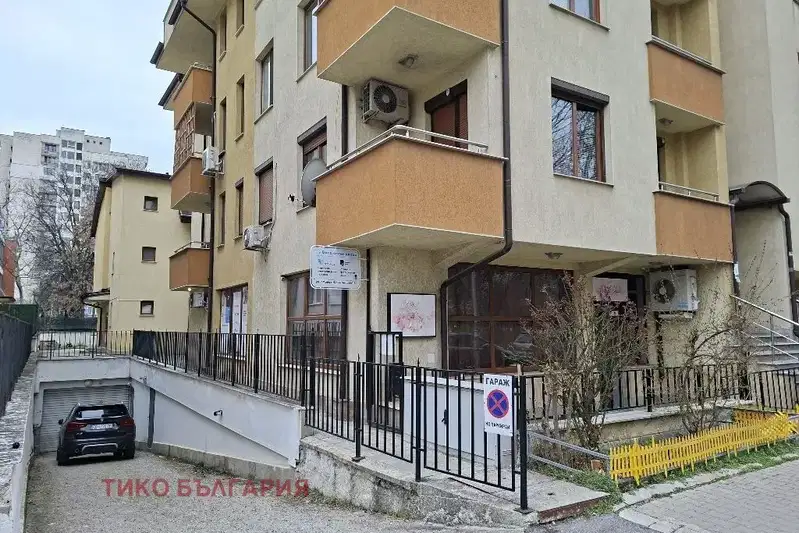 Garage/Parking in Sofiya, Iztok