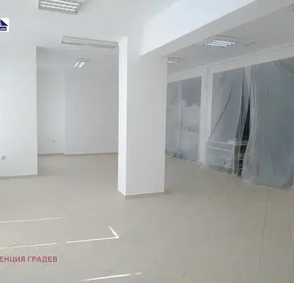 Снимка 2 — Магазин във Варна, Владислав Варненчик 2