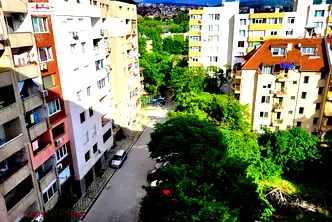 Тристаен апартамент в Благоев, Широк център
