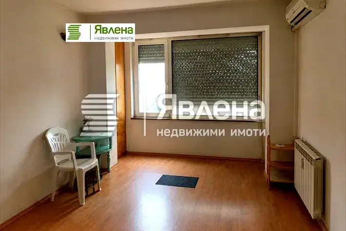 Гарсониера с тераса в ж.к. Изгрев, Бургас, югозападно изложение