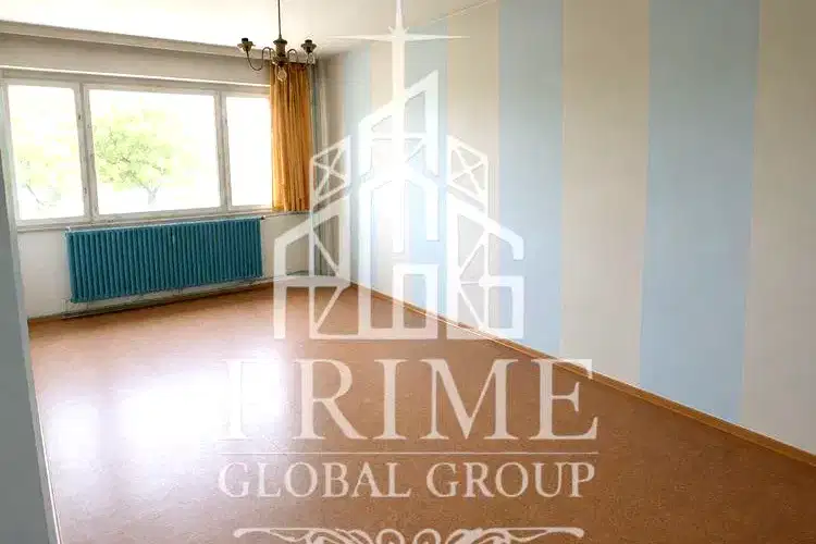 Three-room apartment in Izgrev, Burgas with balcony