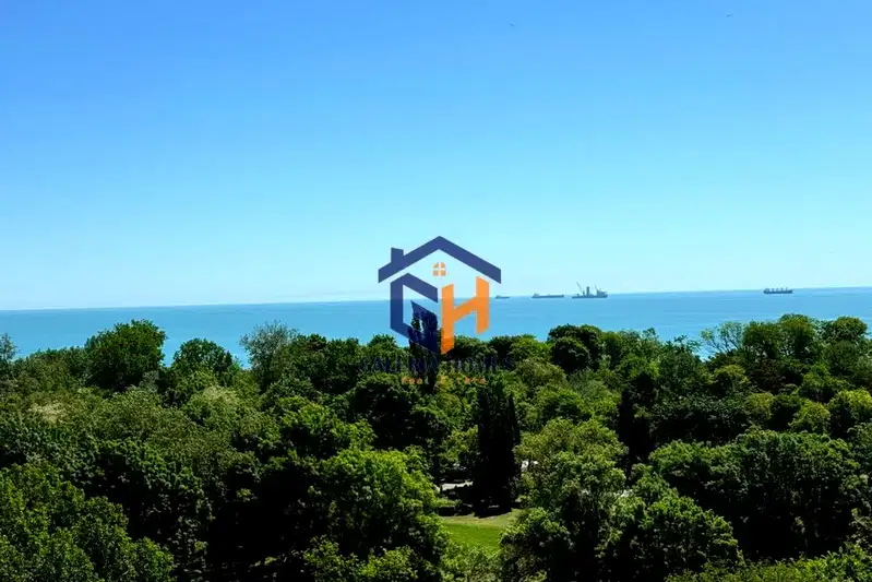 3-bedroom apartment in Burgas, Lazur