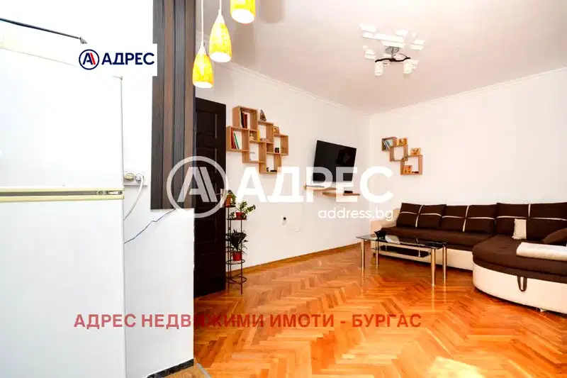 Тристаен апартамент с две тераси в Лазур, Бургас