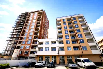Тристаен апартамент с две тераси в Меден рудник, Бургас