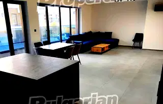 Тристаен апартамент с балкон в Сарафово, Бургас