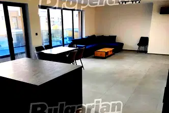 Тристаен апартамент с балкон в Сарафово, Бургас