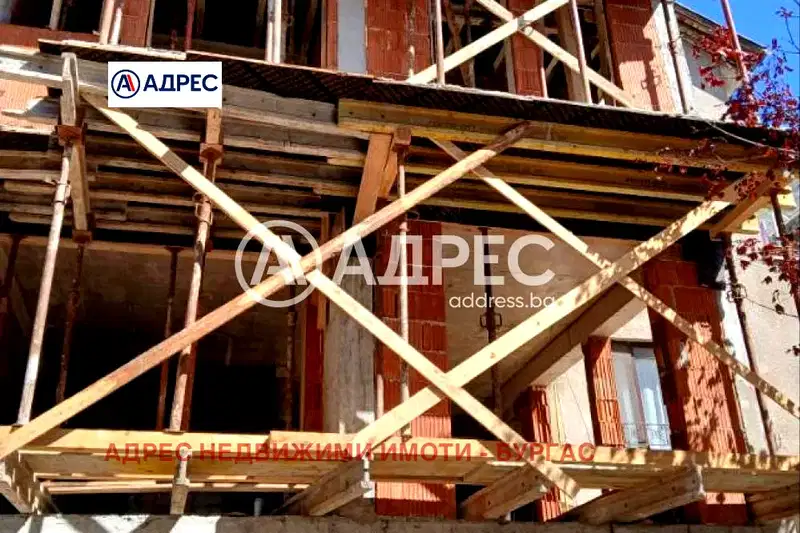 Двустаен апартамент с тераса в центъра на Бургас, Възраждане