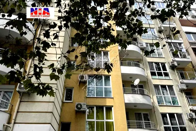 Тристаен апартамент в Зорница с две тераси в Бургас