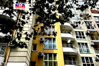 Тристаен апартамент в Зорница с две тераси в Бургас