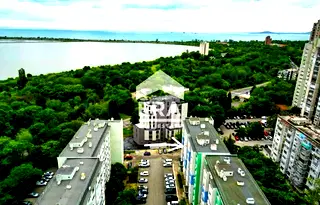 Тристаен апартамент с две тераси в Зорница, Бургас