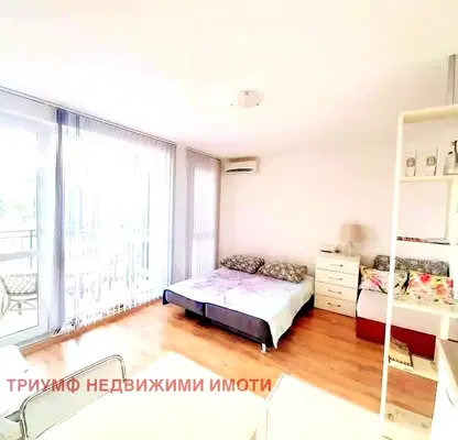 Снимка 4 — Едностаен апартамент във Варна, Бяла