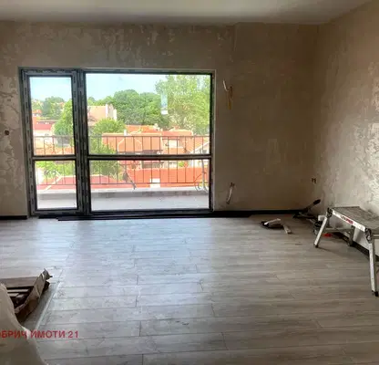 Photo 2 — 3-bedroom apartment in Dobrich, Centyr
