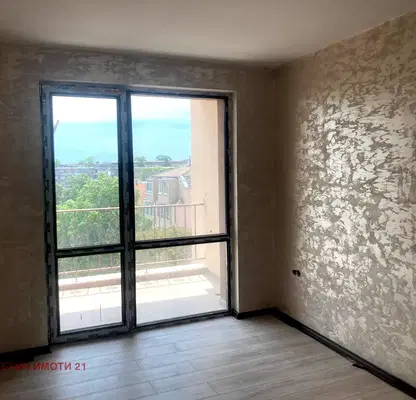 Photo 4 — 3-bedroom apartment in Dobrich, Centyr