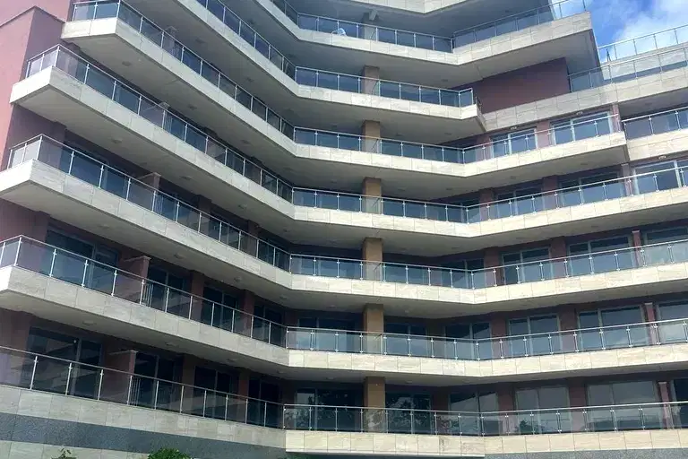 Тристаен апартамент в Бургас, к.к. Слънчев бряг