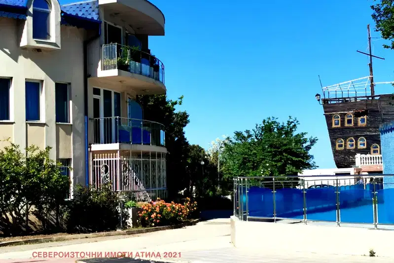 2-стаен апартамент с тераса и морска панорама в Св. Св. Константин и Елена