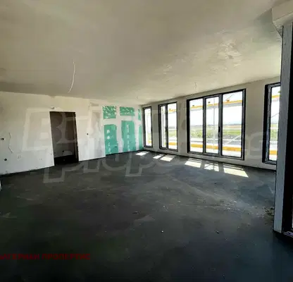 Photo 4 — 4-bedroom apartment in област София, Kostinbrod
