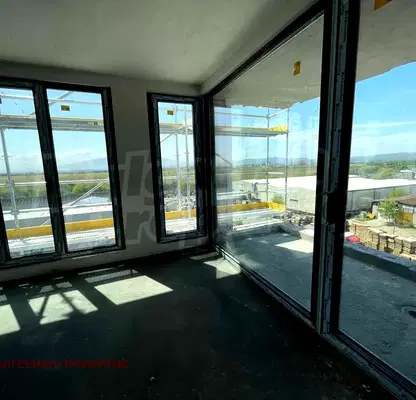 Photo 5 — 4-bedroom apartment in област София, Kostinbrod