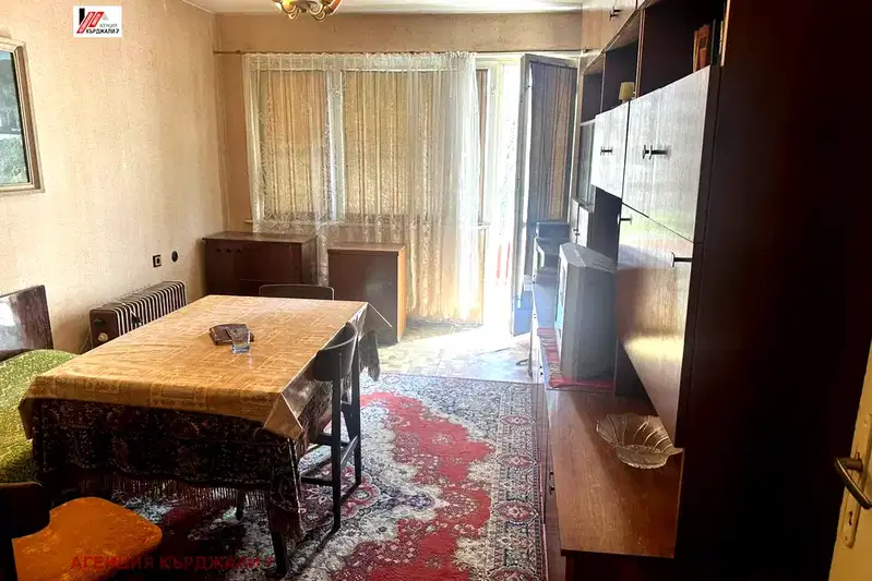 Тристаен апартамент в Кърджали, Център