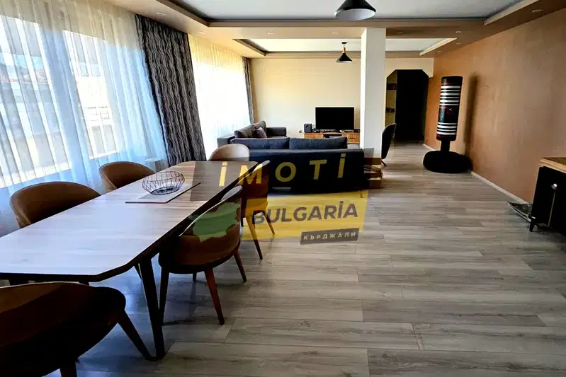 4-bedroom apartment in Kyrdjali, Centyr
