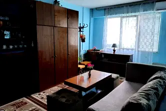 Двустаен апартамент в Монтана, Младост 1