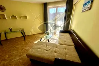 Тристаен апартамент в Бургас, Несебър