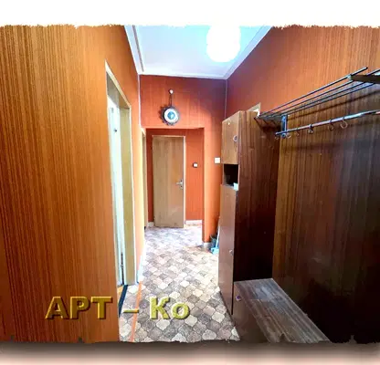 Снимка 2 — Тристаен апартамент в Перник, Център