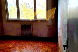 Тристаен апартамент с две тераси в Център, Пловдив