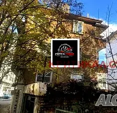 Снимка 3 — Просторен 4-стаен апартамент в Център Пловдив с два балкона