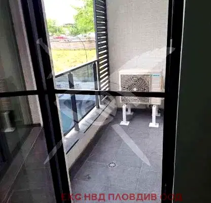Снимка 5 — Двустаен апартамент в Център на Пловдив с тераса