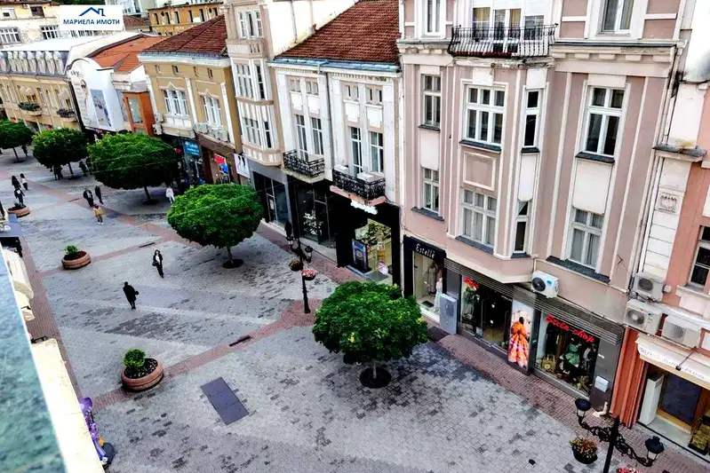 4-bedroom apartment in Plovdiv, Centyr