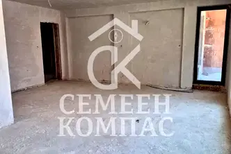 Тристаен апартамент в Христо Смирненски с две тераси