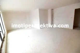 Тристаен апартамент с две тераси в Христо Смирненски, Пловдив