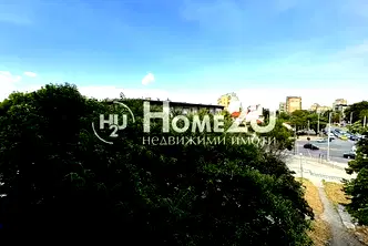 Тристаен апартамент в Каменица 1, Пловдив с тераса
