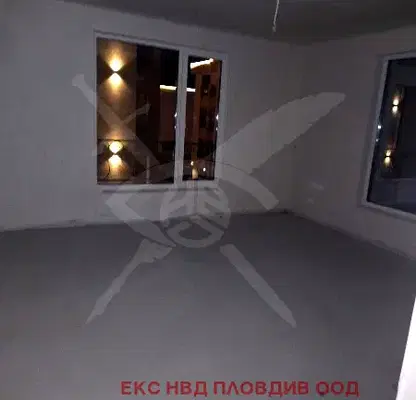 Снимка 2 — Тристаен апартамент с две тераси в Кършияка, Пловдив