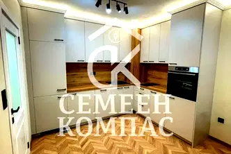 Двустаен апартамент с тераса и гледка в Кючук Париж, Пловдив