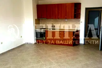 Тристаен апартамент с тераса в Кючук Париж, Пловдив